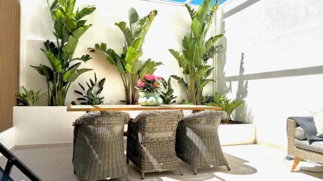 Marbella Center Beachfront With Private Patio Екстер'єр фото