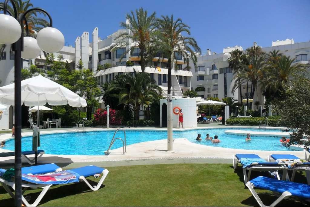 Marbella Center Beachfront With Private Patio Екстер'єр фото