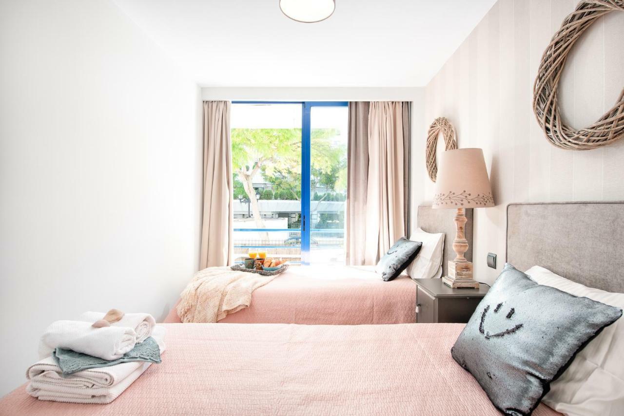 Marbella Center Beachfront With Private Patio Екстер'єр фото