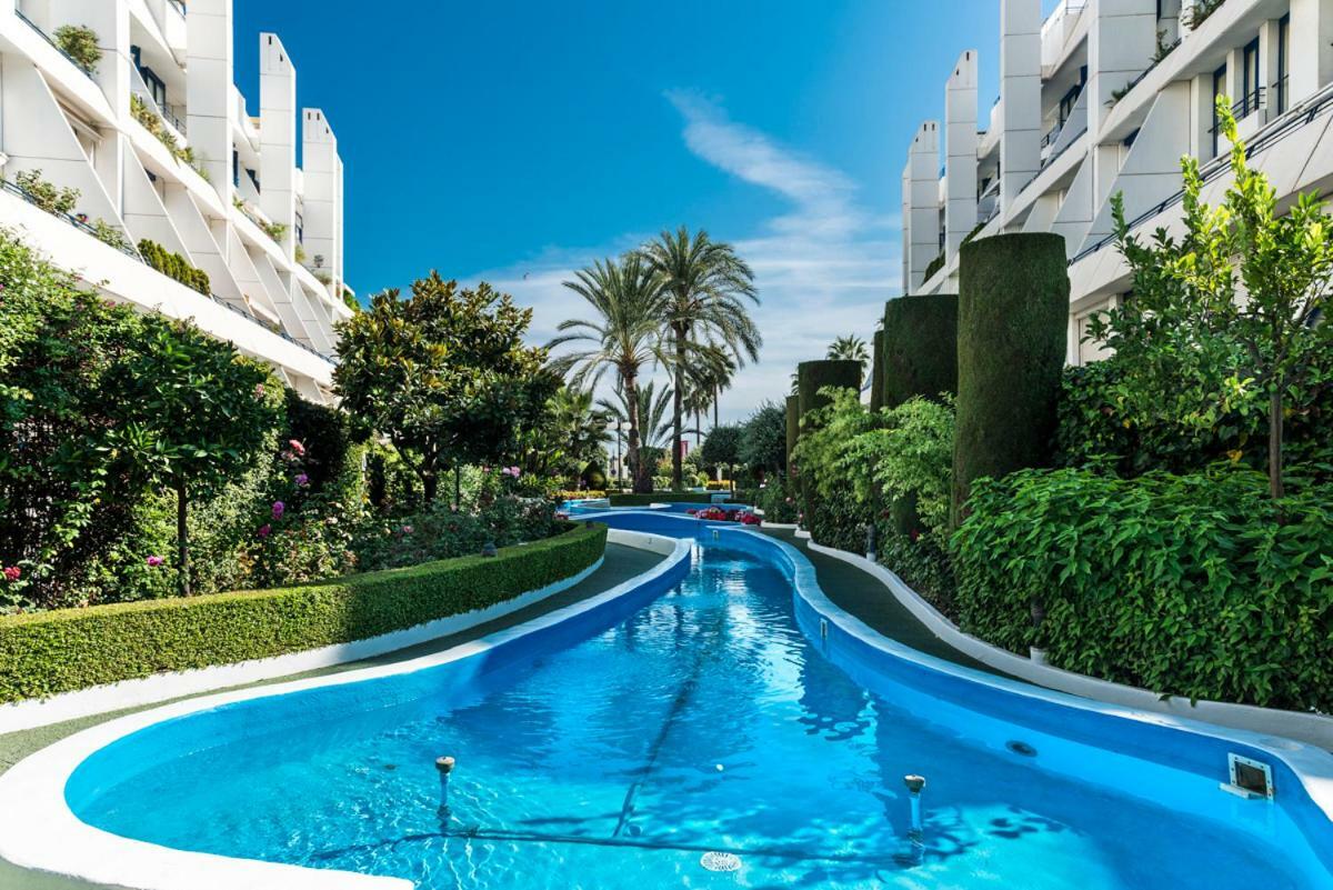 Marbella Center Beachfront With Private Patio Екстер'єр фото
